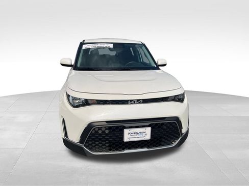 Used 2025 Kia Soul LX FWD image 8