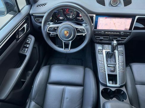 Used 2020 Porsche Macan AWD/4WD image 30