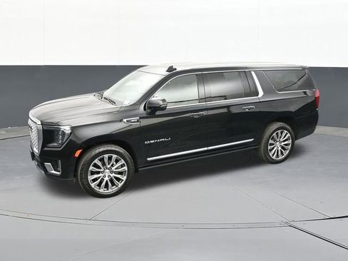 Used 2021 GMC Yukon XL Denali w/ Denali Premium Package image 67