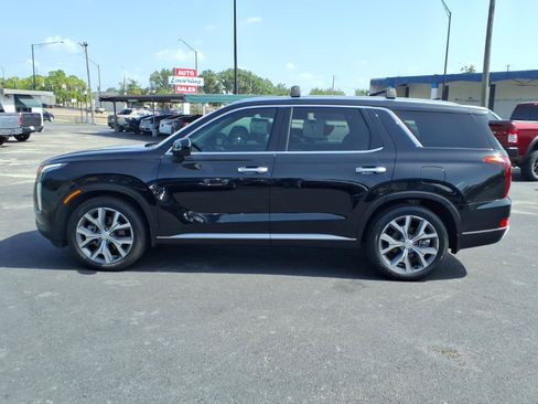 Used 2022 Hyundai Palisade SEL w/ Premium Package FWD image 2