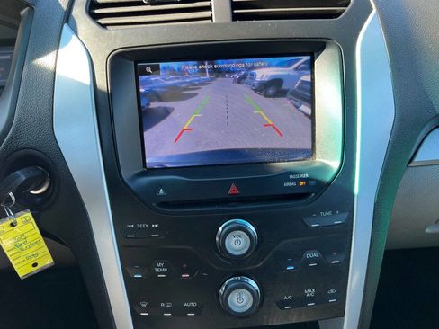 Used 2013 Ford Explorer XLT image 14