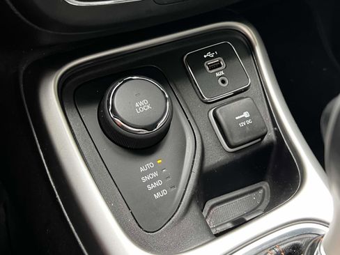 Used 2020 Jeep Compass Latitude w/ Cold Weather Group image 26