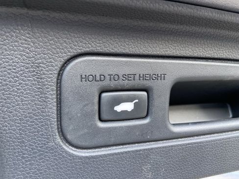 Used 2025 Honda Pilot Elite image 19