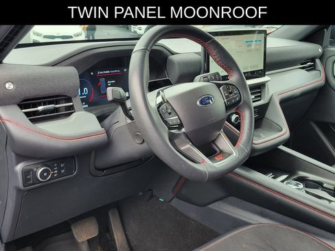 Used 2025 Ford Explorer ST AWD/4WD image 18