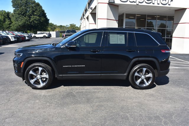 Used 2024 Jeep Grand Cherokee Limited w/ Trailer Tow Package AWD/4WD image 10