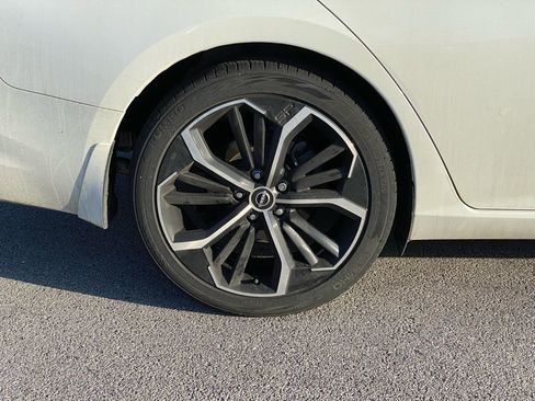 Used 2023 Nissan Altima 2.5 SR w/ SR Premium Package image 6