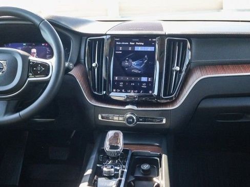 Used 2023 Volvo XC60 B5 Ultimate w/ Climate Package image 16