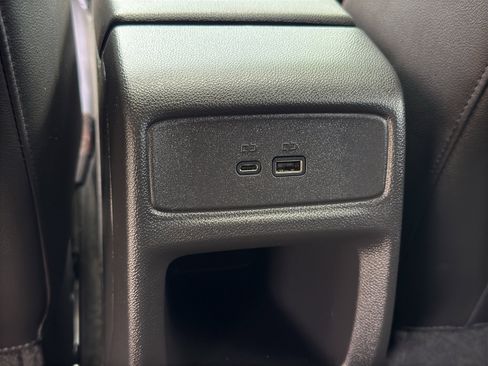 Used 2025 Chevrolet Trax RS w/ Sunroof Package FWD image 34