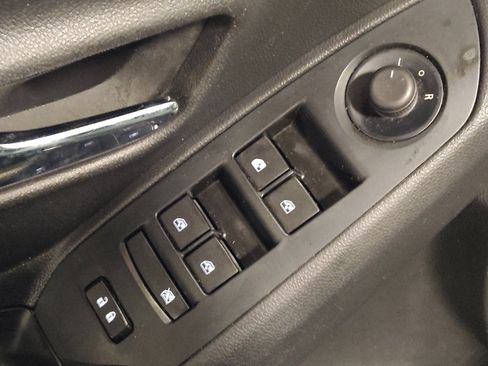 Used 2022 Chevrolet Trax LS w/ Tint and Cruise Package FWD image 27