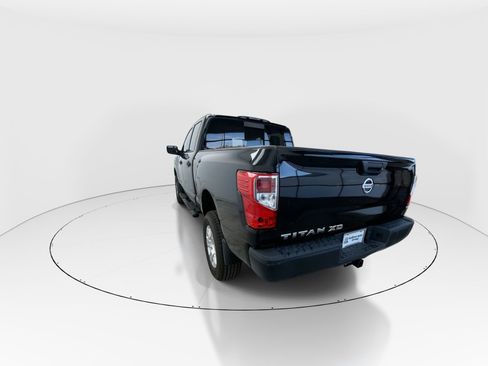 Used 2017 Nissan Titan S image 6