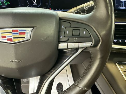 Used 2021 Cadillac Escalade Premium Luxury AWD/4WD image 25