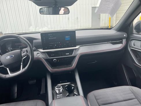 Used 2025 Ford Explorer ST-Line w/ ST-Line Street Pack AWD/4WD image 10