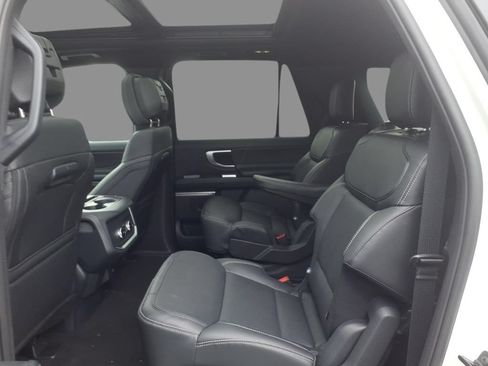 New 2026 Ford Expedition Max Platinum w/ Stealth Appearance Package AWD/4WD image 5
