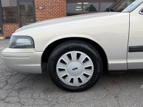Used 2010 Ford Crown Victoria Police Interceptor RWD image 5