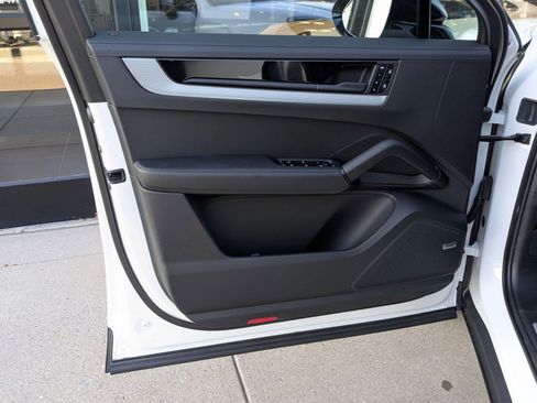 New 2026 Porsche Cayenne S image 13