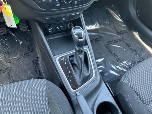 Used 2022 Hyundai Accent SE FWD image 17