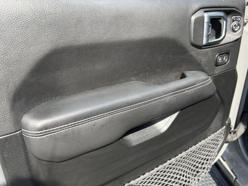 Used 2022 Jeep Wrangler Unlimited Sahara w/ Cold Weather Group image 14