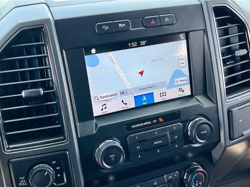 Used 2019 Ford F150 XLT w/ Equipment Group 302A Luxury AWD/4WD image 13