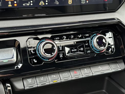 New 2026 GMC Sierra 3500 AT4 w/ AT4 Premium Plus Package image 21