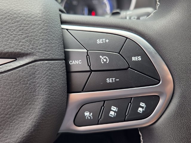 New 2027 Chrysler Pacifica Select FWD image 29