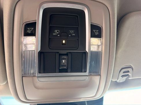 Used 2022 RAM 1500 Laramie AWD/4WD image 29