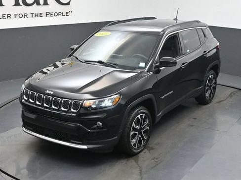 Used 2023 Jeep Compass Limited w/ Sun and Sound Group AWD/4WD image 45