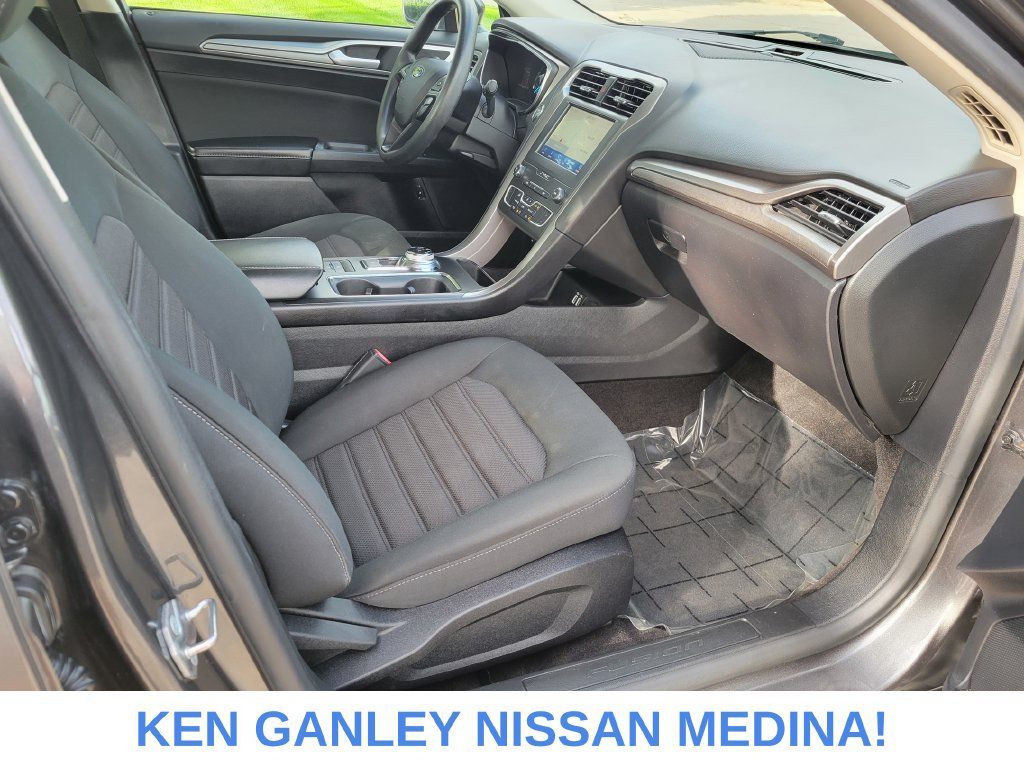 Used 2020 Ford Fusion SE FWD image 51