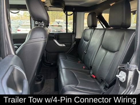 Used 2017 Jeep Wrangler Unlimited Sahara w/ Connectivity Group image 17