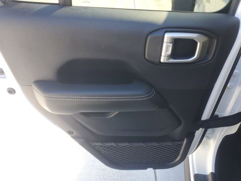 Used 2019 Jeep Wrangler Unlimited Rubicon image 17