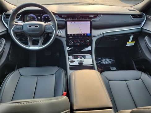 New 2025 Jeep Grand Cherokee L Limited w/ Black Appearance Package image 12