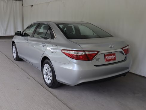Used 2015 Toyota Camry LE FWD image 23