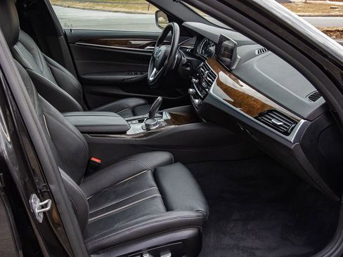 Used 2018 BMW 530i xDrive image 21