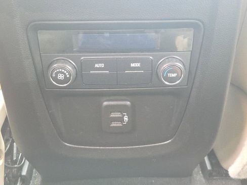 Used 2020 Buick Enclave Essence image 17