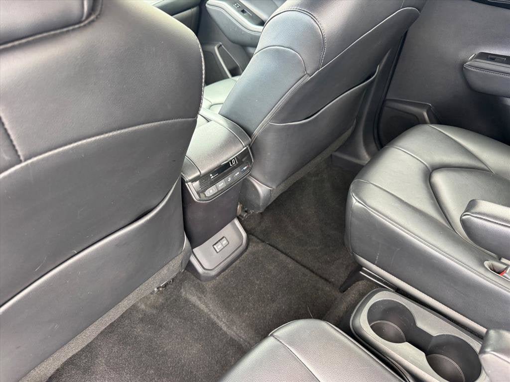 Used 2023 Toyota Highlander XLE FWD image 15