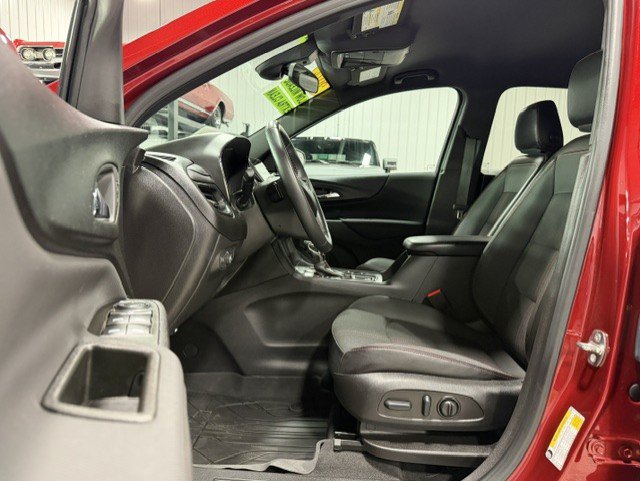 Certified 2022 Chevrolet Equinox RS w/ Infotainment Package AWD/4WD image 11