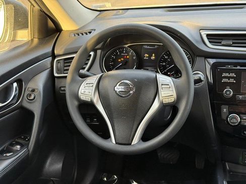 Used 2016 Nissan Rogue SV image 17