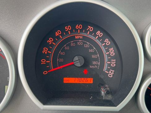 Used 2010 Toyota Tundra 4x4 Double Cab image 21