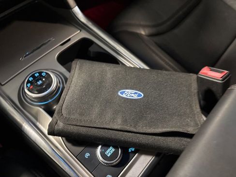 Used 2020 Ford Explorer Platinum w/ Premium Technology Package image 28