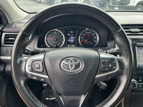 Used 2016 Toyota Camry SE FWD image 16