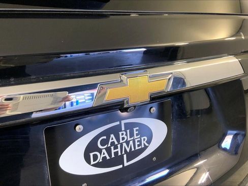 Used 2023 Chevrolet Traverse LT image 30