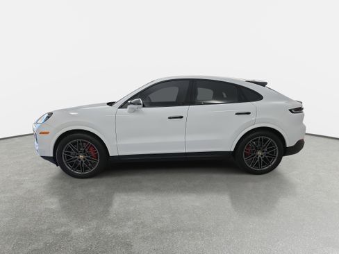 Used 2024 Porsche Cayenne S image 8