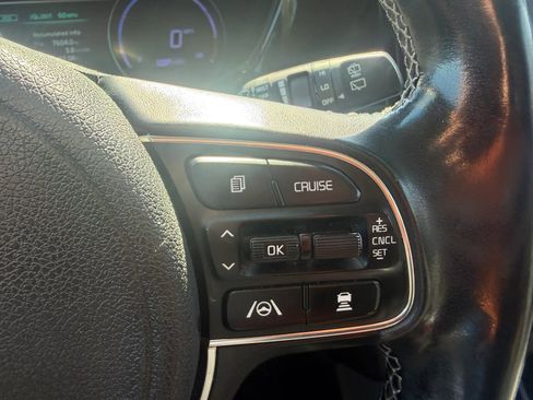 Used 2022 Kia Niro EX w/ Cold Weather Package FWD image 14