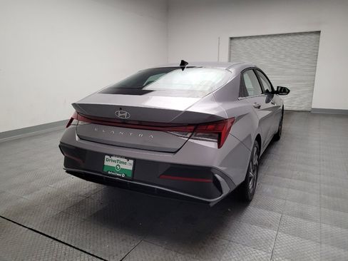 Used 2025 Hyundai Elantra SEL image 7