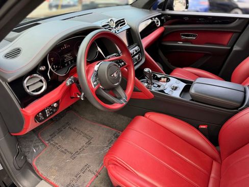 Used 2023 Bentley Bentayga image 22