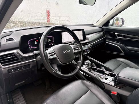 Certified 2023 Kia Telluride S w/ S Sunroof Package FWD image 13