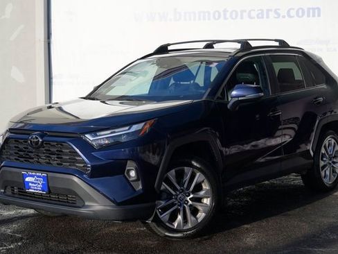 Used 2022 Toyota RAV4 XLE Premium AWD/4WD image 2