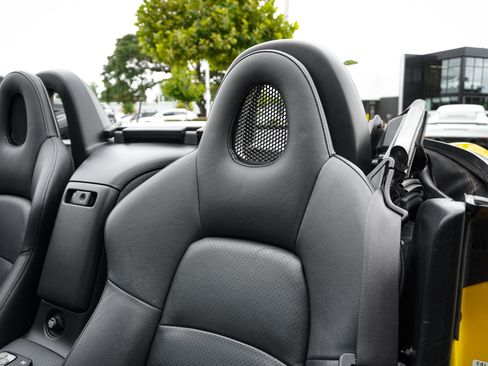 Used 2003 Honda S2000 image 17