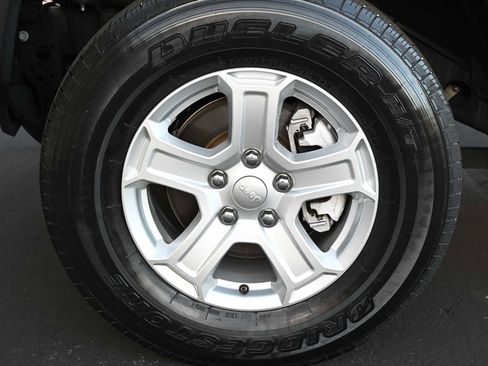 Used 2021 Jeep Wrangler Sport image 9