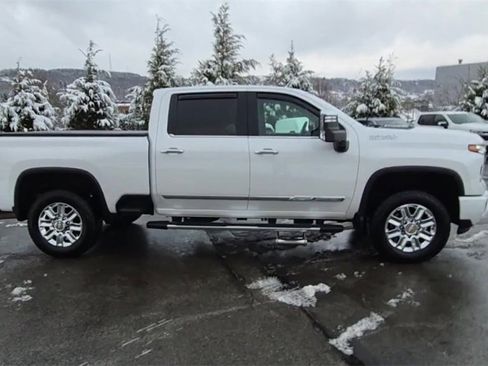 Used 2024 Chevrolet Silverado 2500 High Country w/ High Country Premium Package image 2