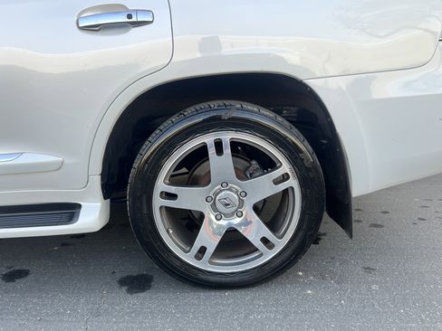 Used 2009 Lexus LX 570 4WD image 6